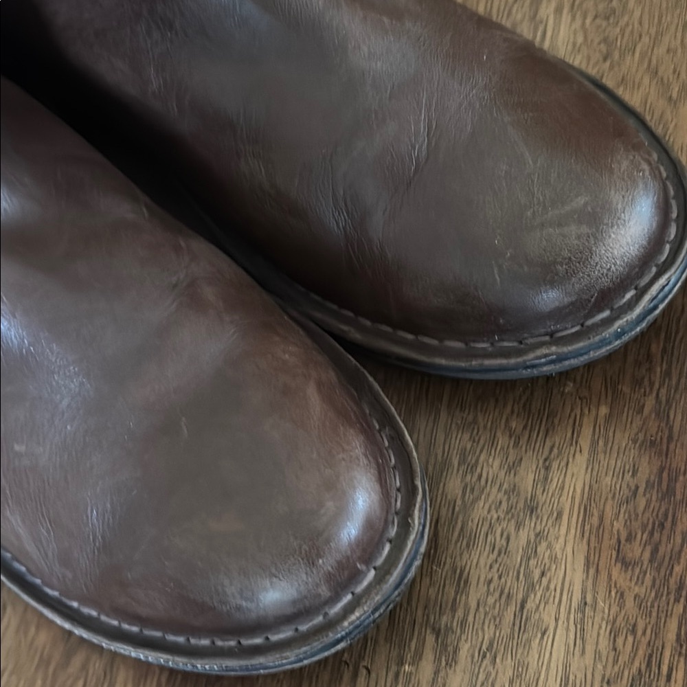 UGG Caraby Brown Leather Ankle Boots with Side Stitching - Picture 6 of 8